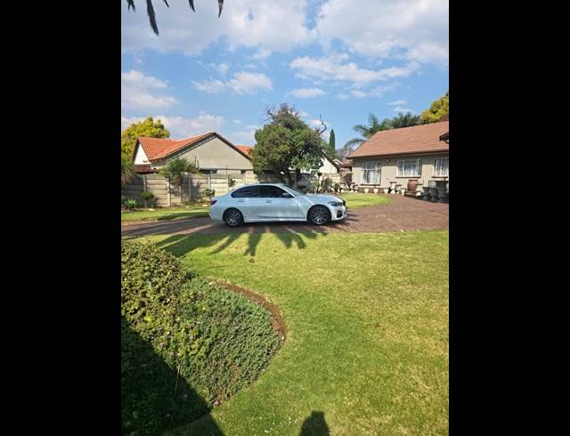 3 BEDROOM HOUSE FOR SALE IN BIRCHLEIGH NORTH